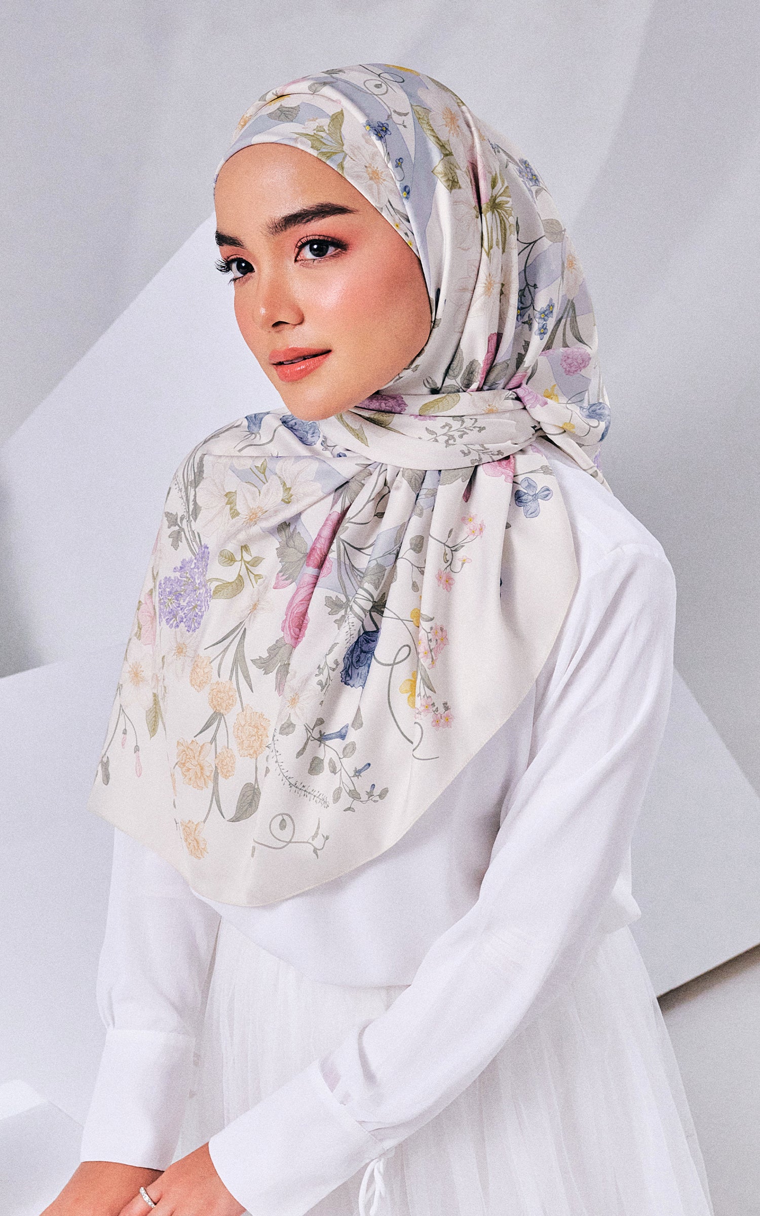 Pinktober in Graceful Ivory