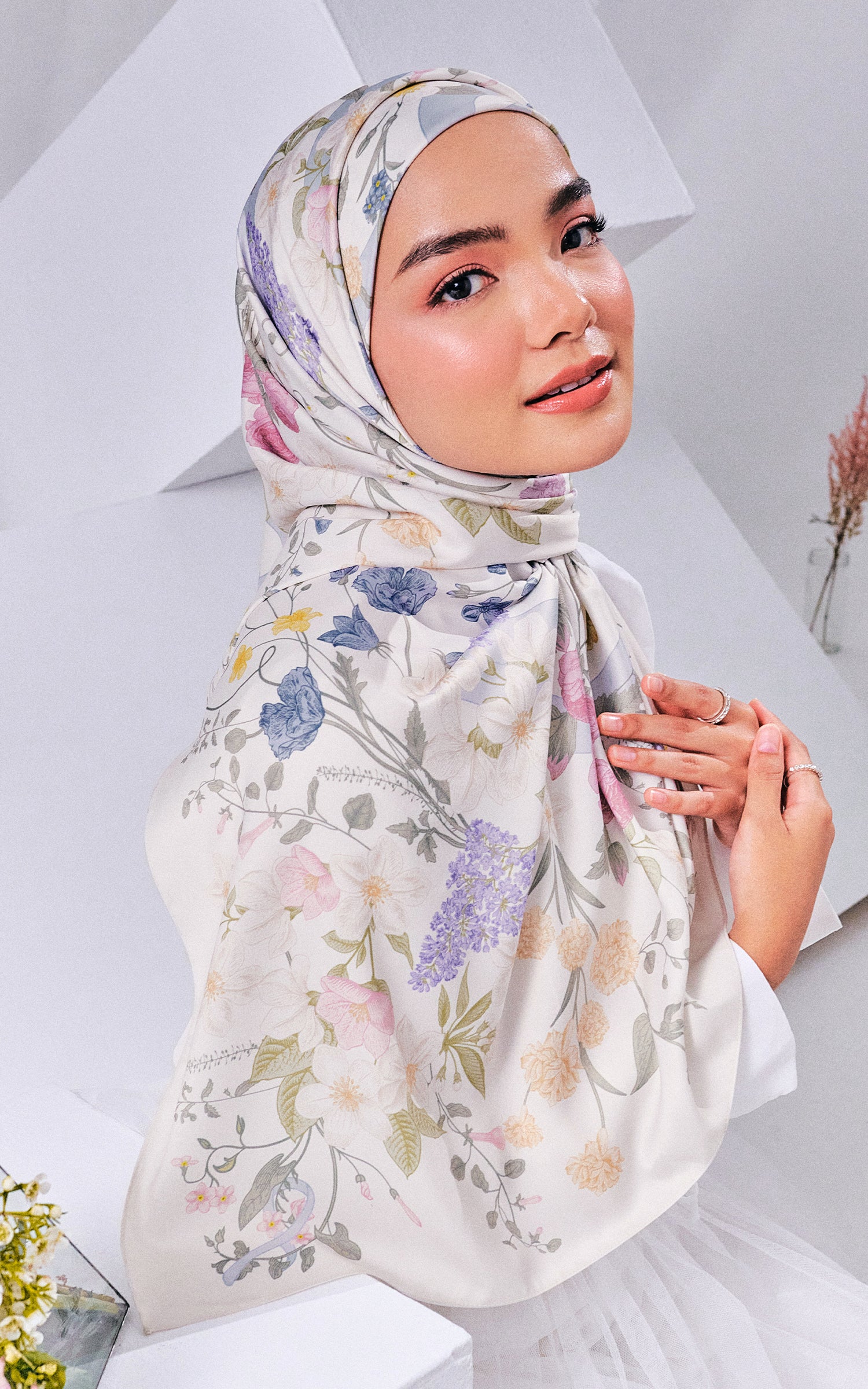 Pinktober in Graceful Ivory