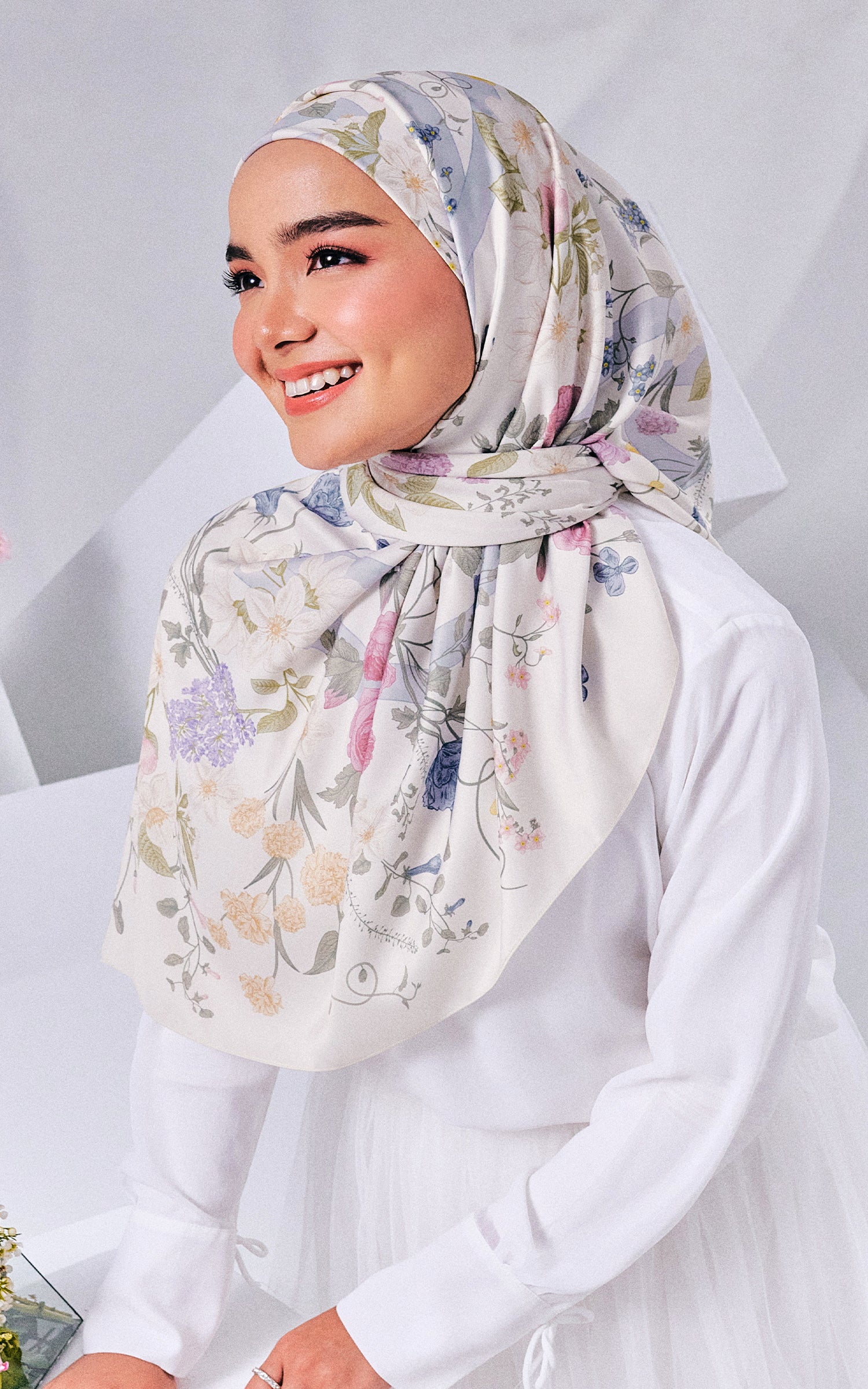 Pinktober in Graceful Ivory