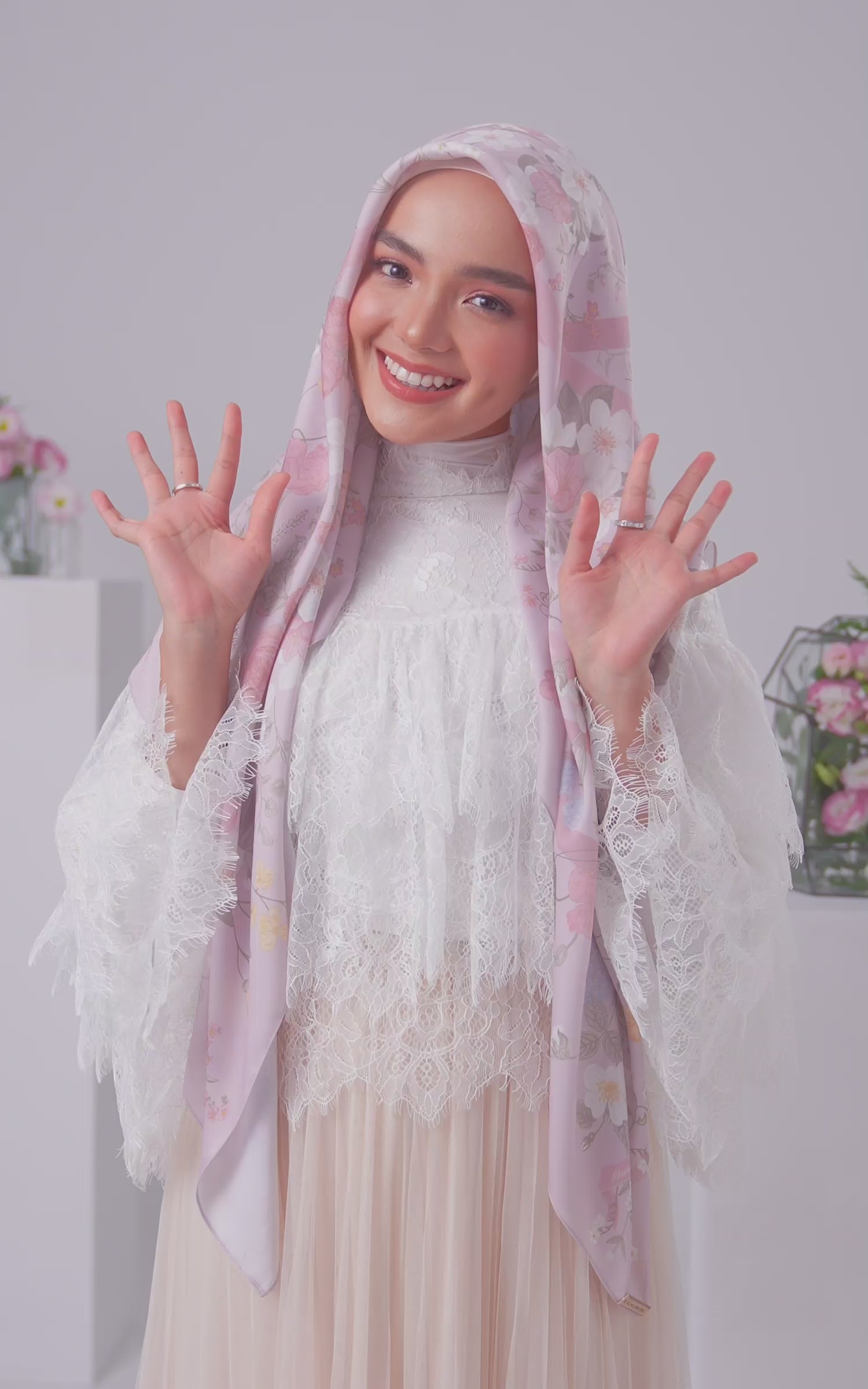 Pinktober in Graceful Ivory