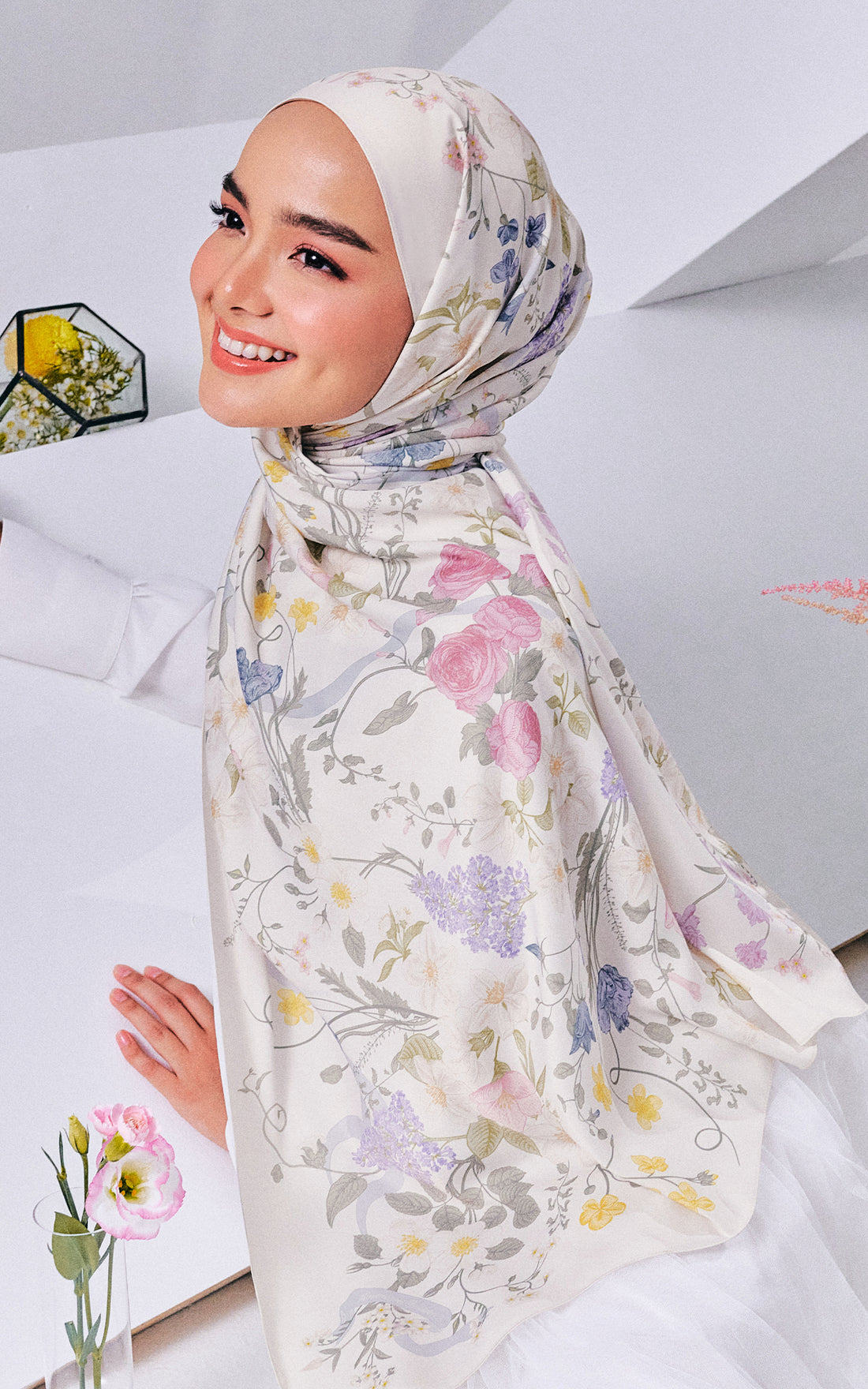 Pinktober in Graceful Ivory
