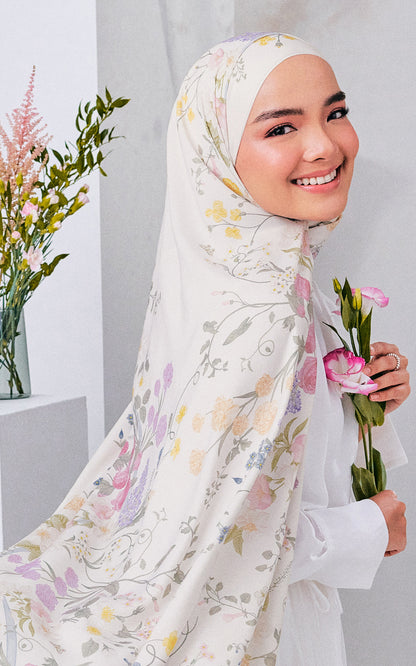 Pinktober in Divine Ivory