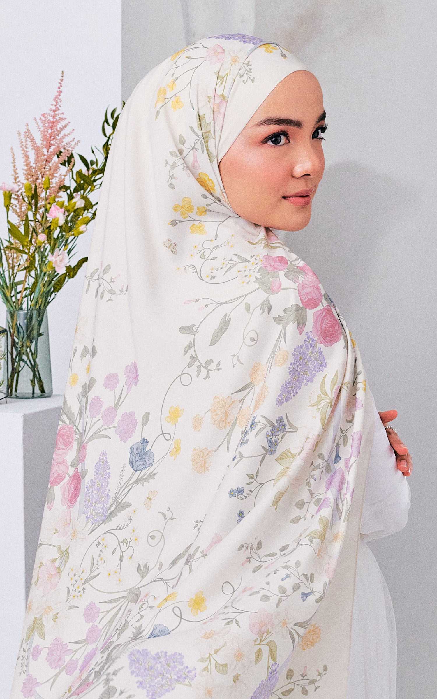 Pinktober in Divine Ivory